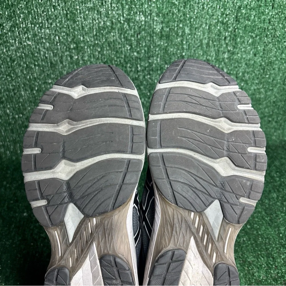 Asics women’s gray